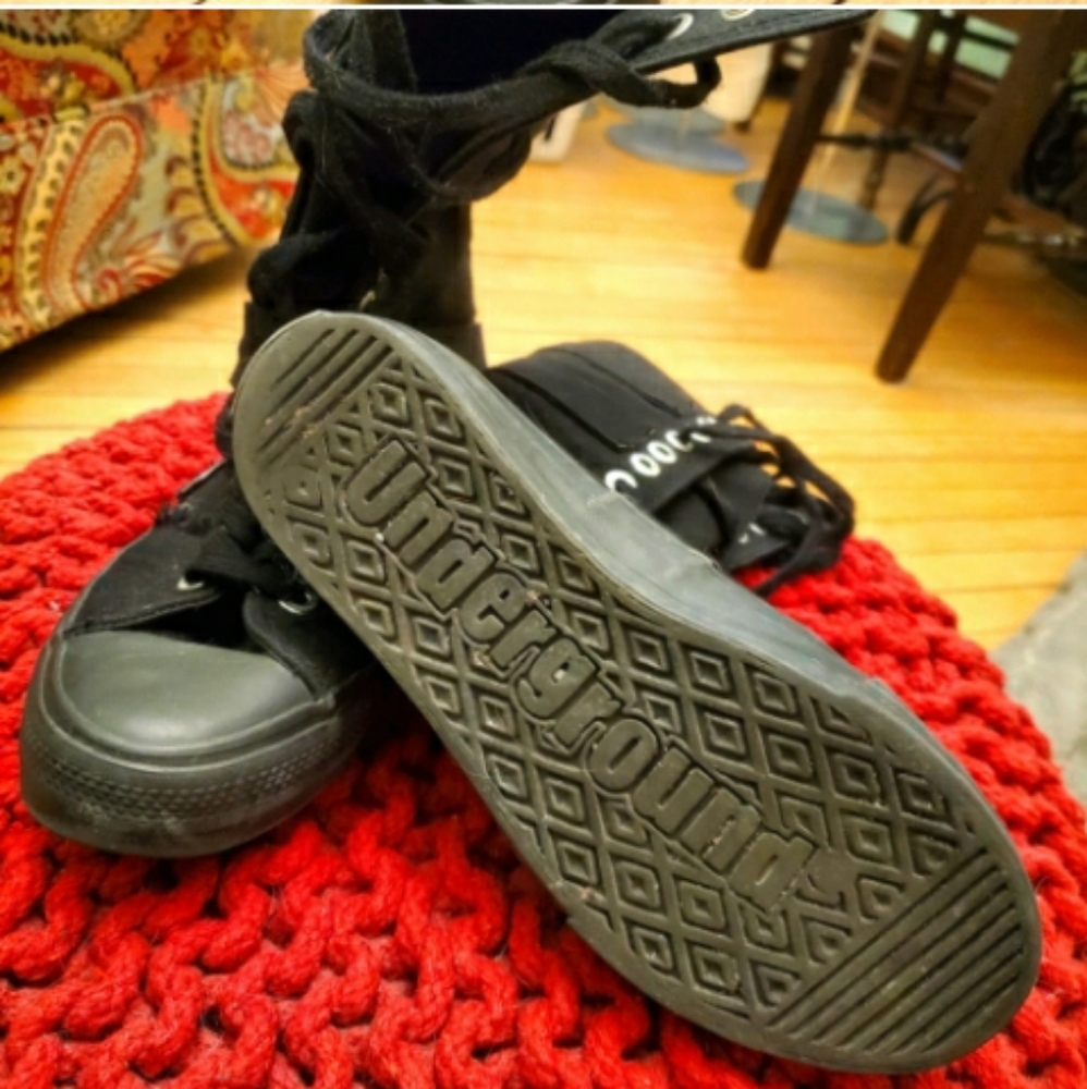 UNDERGROUND ENGLAND 18-Hole Canvas High-Tops / Boots (modified) - Picture 9 of 12